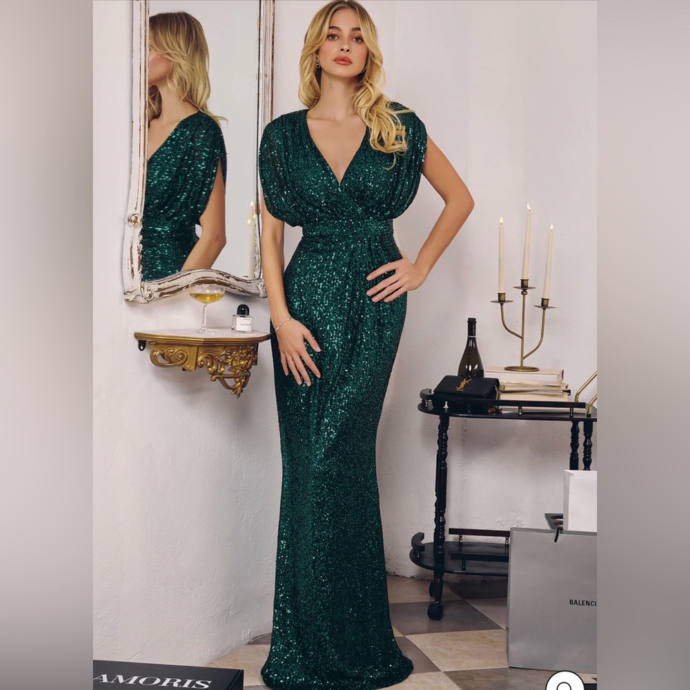 Emerald Womans Small Cap-Sleeve Long Sequin Formal Prom/homecoming/wedding Guest